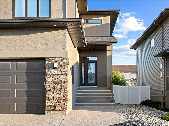 4th image of 4762 Skinner Cres