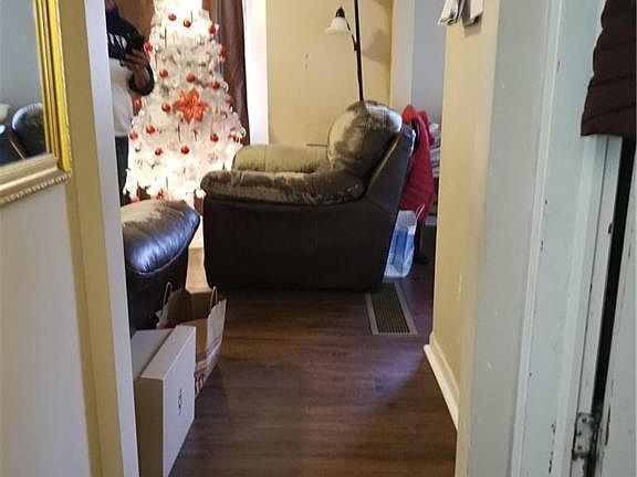 3rd image of 1619 S 38th St