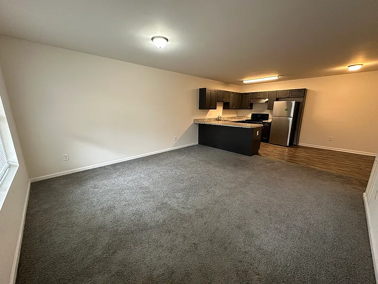 206 Hyde Park Ln — Photo 2