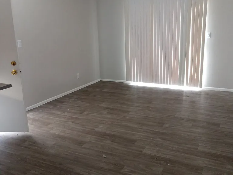 Ponderosa Ranch Apartments — Photo 38