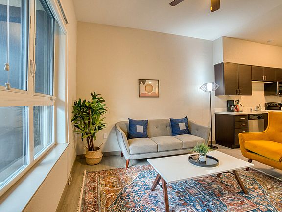3rd image of 1101 N Fair Oaks Ave #206