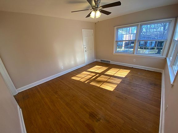 3rd image of 2117 Gladstone Ave APT C