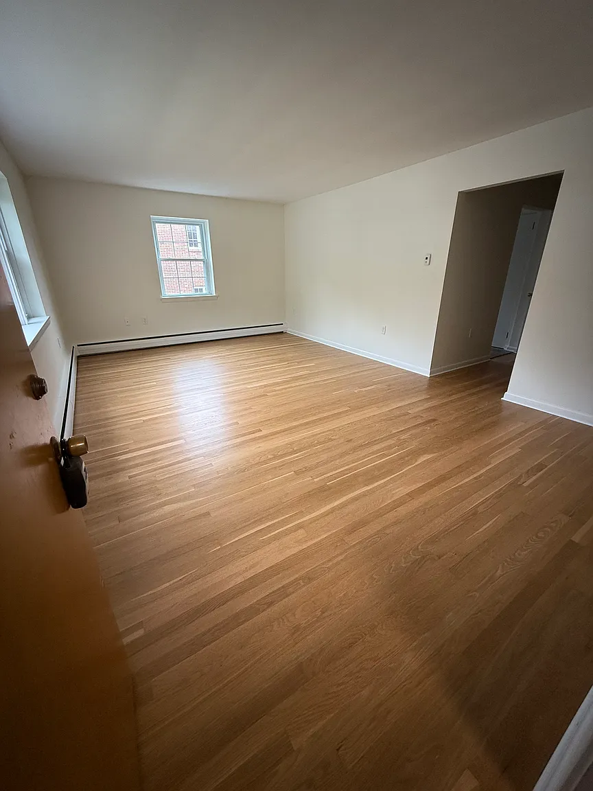 1044 Walnut St APT 2 photo 1