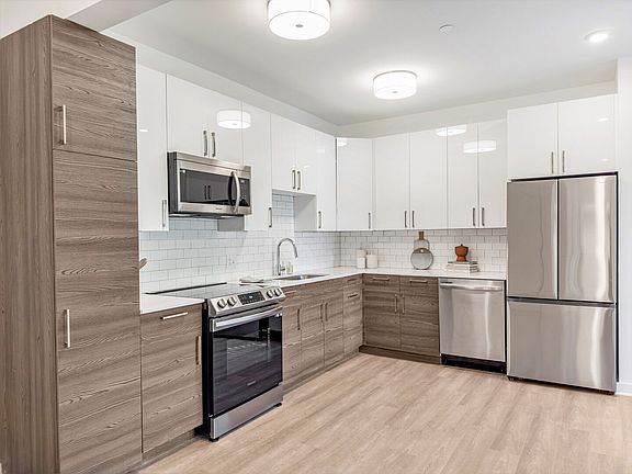 4th image of 1300 Greenwood Ave #207