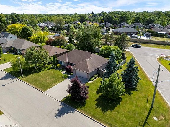 3rd image of 1 Ravine Ct