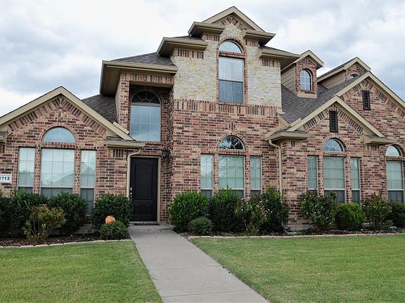 2nd image of 1712 Chacon Canyon Dr