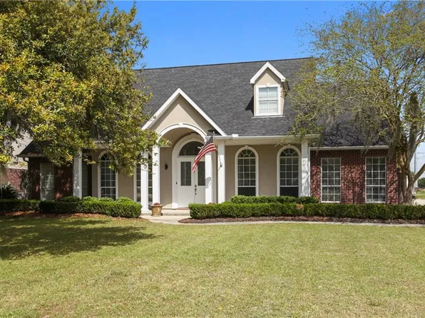 120 Riverbend Dr, Belle Chasse, LA 70037