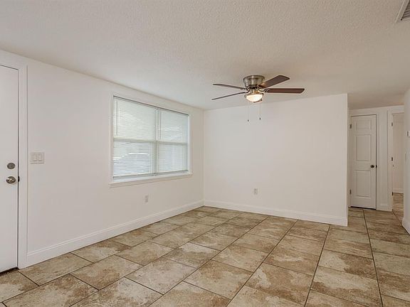 5th image of 4233 Belle Isle Ct