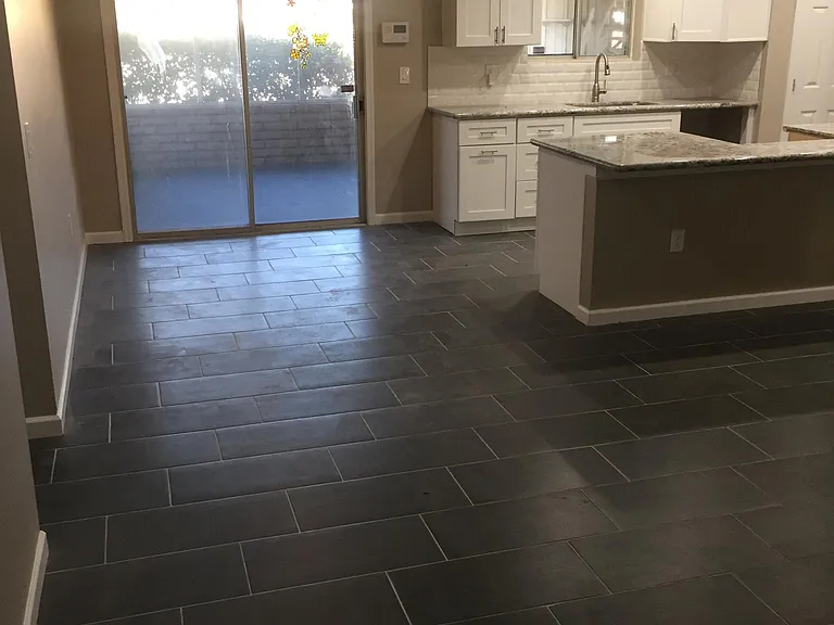 10911 W Roundelay Cir — Photo 2