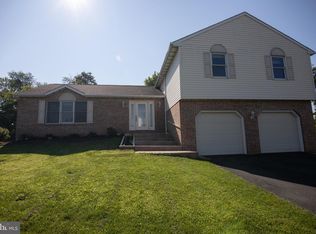 1013 Hilldale Ct, Reading, PA