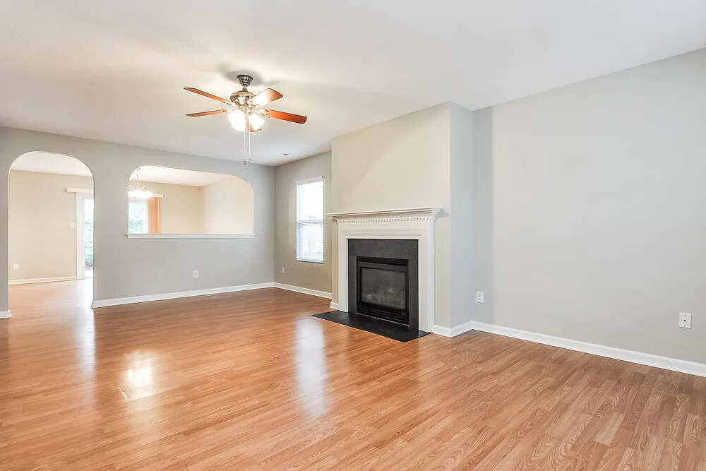 3 bed, 2.5 bath, 1780 sqft, $1,980 — Photo 4