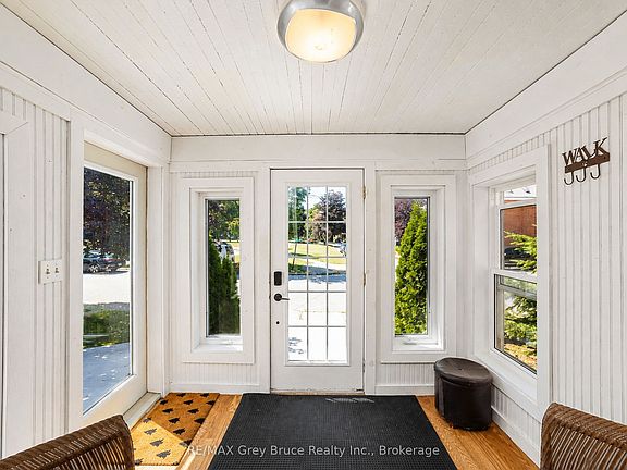 3rd image of 813 5th Ave E #A