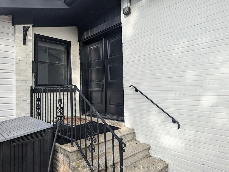 13 Rockport Cres #MAIN — Photo 2