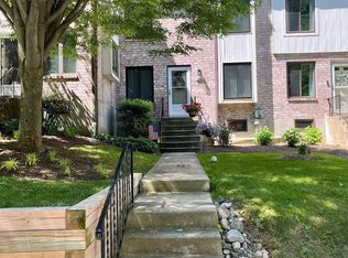 6503 Hilltop Dr, Brookhaven, PA 19015