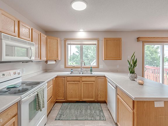 5th image of 4643 Kost Dr