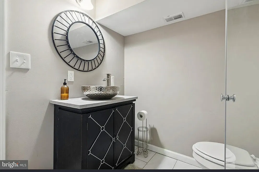 1 bed, 200 sqft, $1,200 — Photo 3