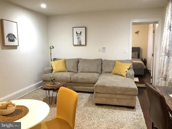 2033 Spruce St — Photo 2