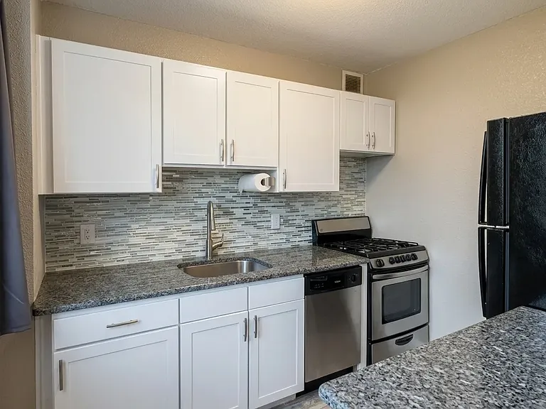 1196 N Grant St #308 — Photo 6