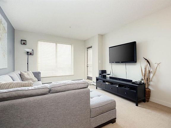 3rd image of 136 B E Sandpiper Rd #409