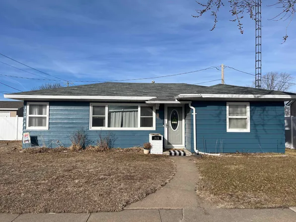 315 N 5th St, Pierce, NE 68767