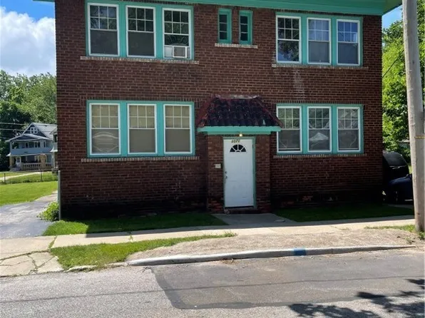 10712 Helena Ave, Cleveland, OH 44108