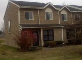 J17 Stonehedge Dr, South Burlington, VT 05403