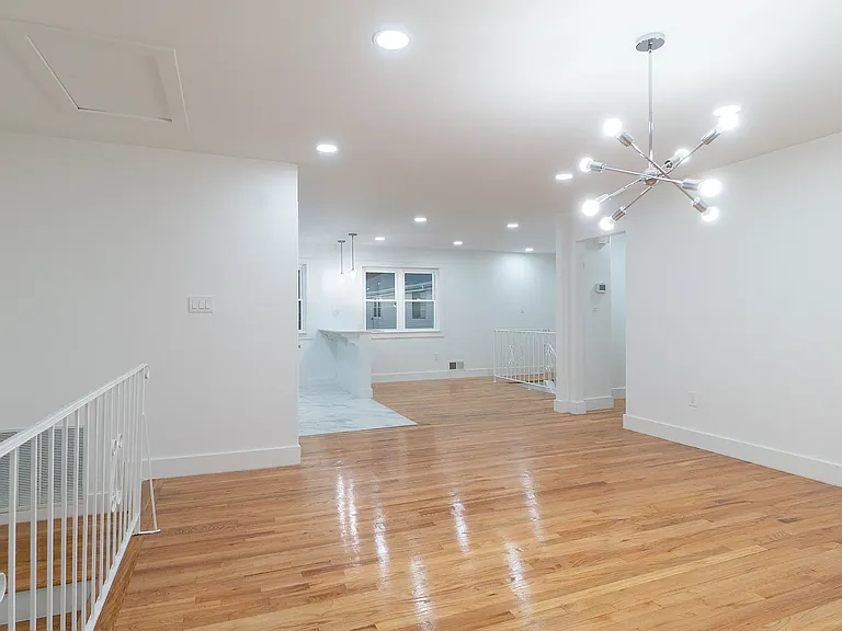 501 Adams Ln #6H — Photo 23