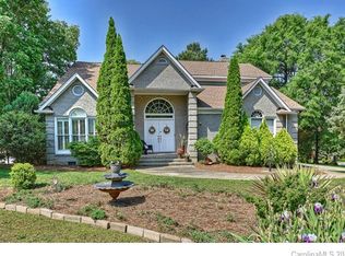 11033 Seven Coves Dr, Tega Cay, SC 29708