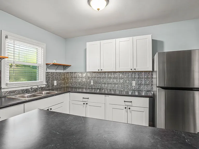 5038 Pinewood Dr — Photo 4