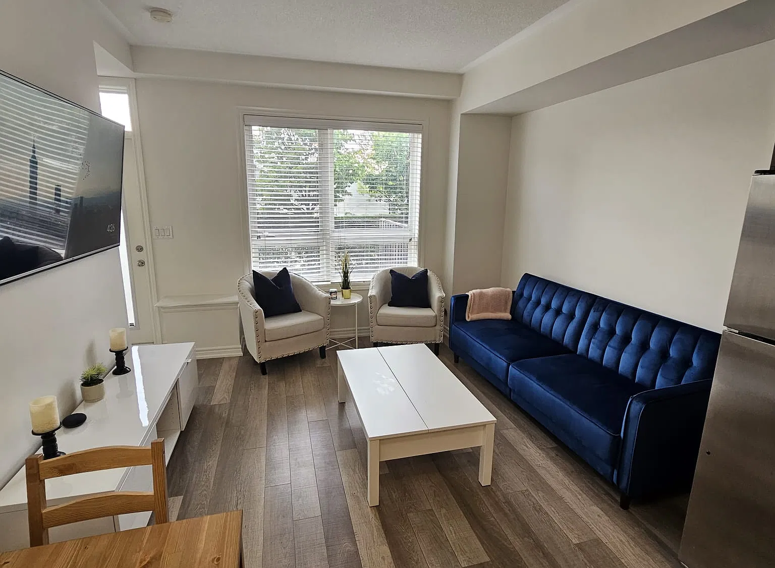 2 bed, 1.5 bath, 1000 sqft, $3,350 — Photo 3