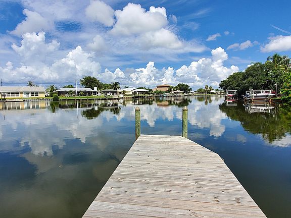 2nd image of 30 Bougainvillea Dr