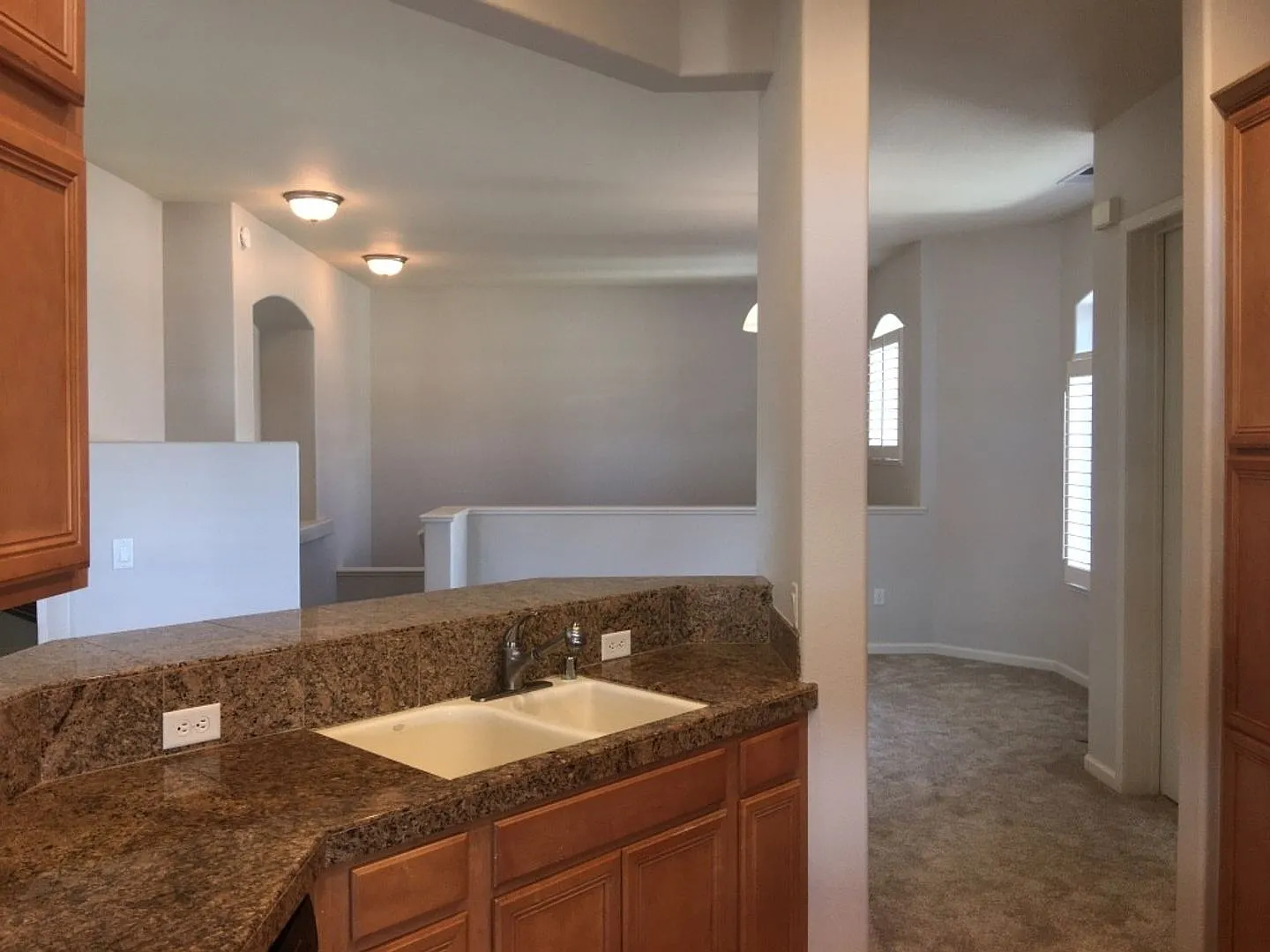 Luxury Fleur de Lis Townhouse - South Meadows Gated Community — Photo 1