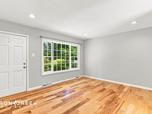 4th image of 16 King Arthur Pl