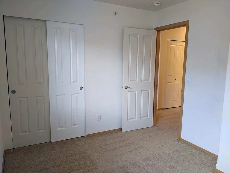 1945 Garry Oaks Ave #B — Photo 15