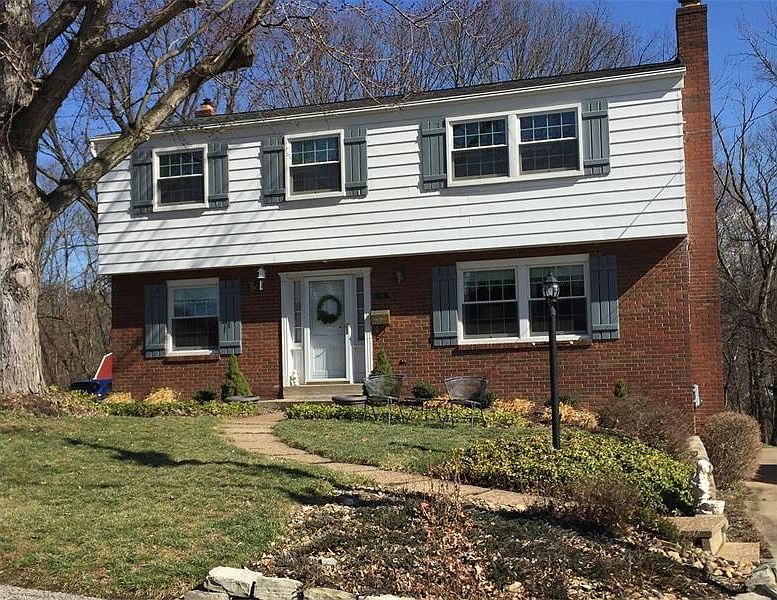 1st image of 194 Crescent Garden Dr