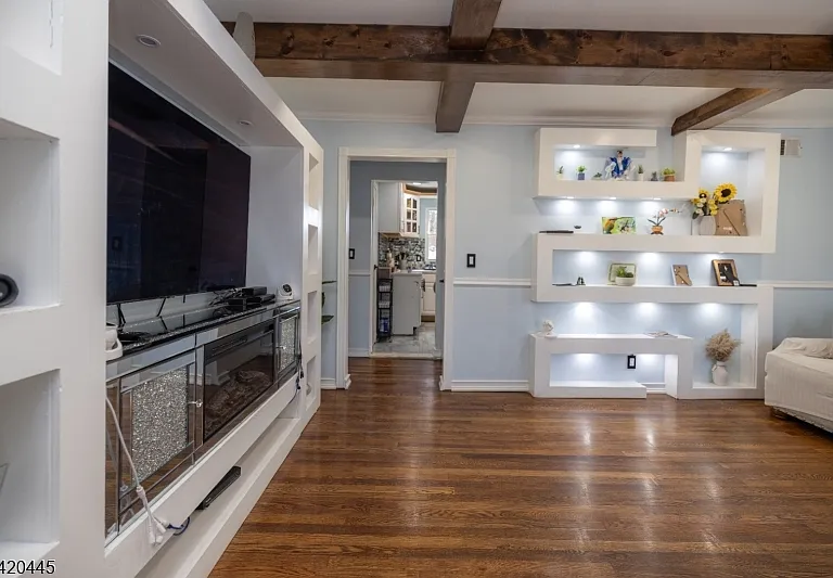 955 Liberty Ave — Photo 3