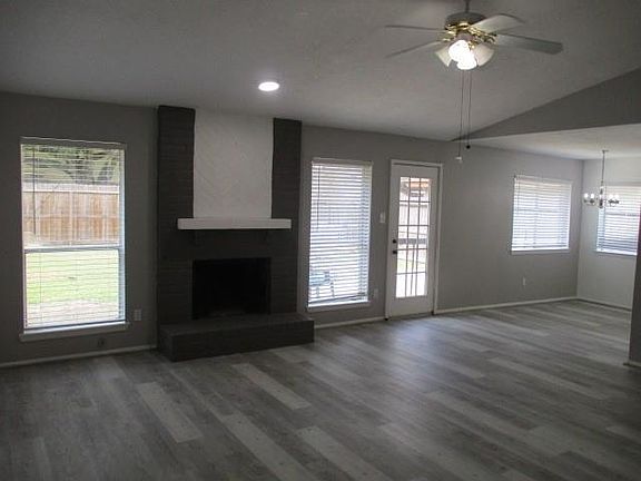5th image of 8138 Split Pine Dr