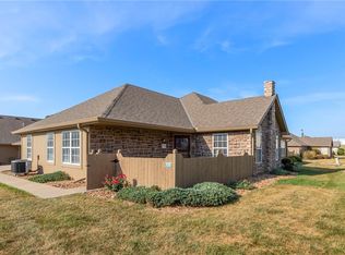 704 NE 65th Ter, Gladstone, MO 64118