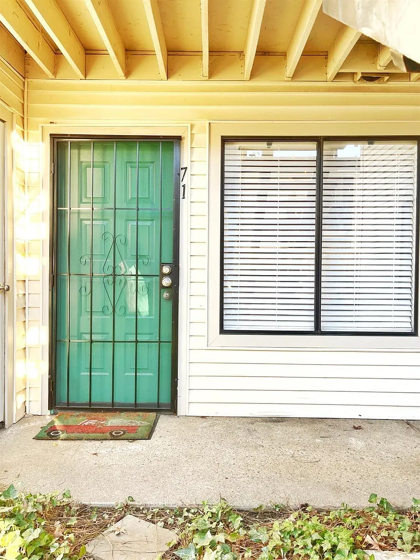 712 McCoy Ct APT 71 photo 1