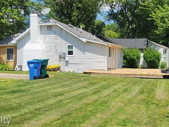 2nd image of 1382 Elmhurst Dr