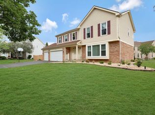 437 Woodcroft Ct, Schaumburg, IL 60173