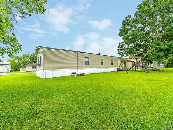 3rd image of 171 Louise Ln