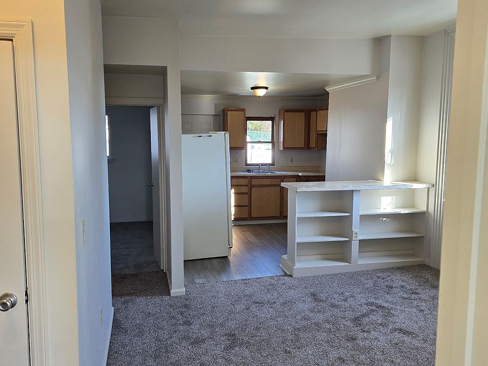 1st image of 923 Climax St #11301943