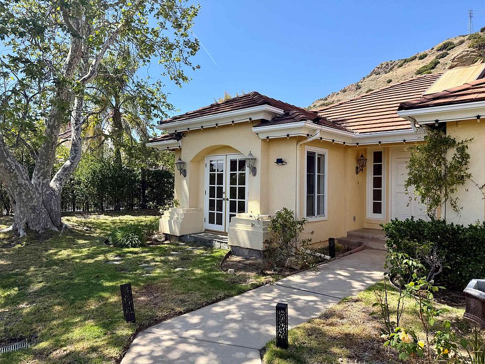 1st image of 1922 Golden Sky Cir