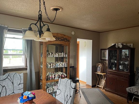 5th image of 6812 Maple Ct