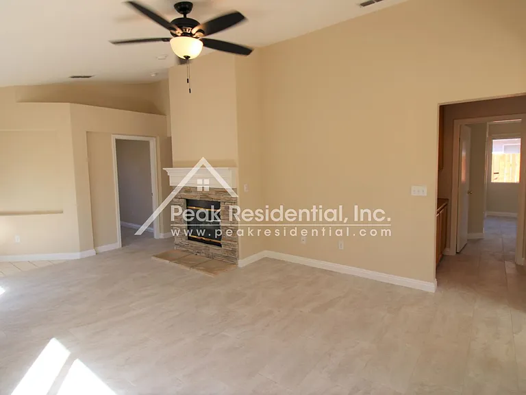 8176 Drais Way — Photo 4