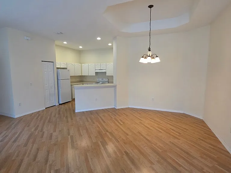 12415 NE 52nd Loop — Photo 8