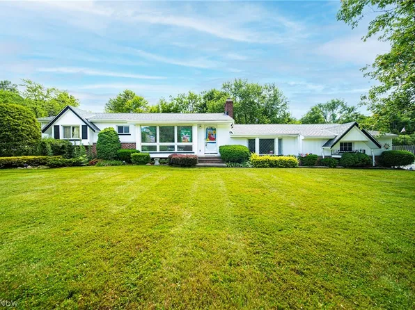 12823 Lynn Dr, Chesterland, OH 44026