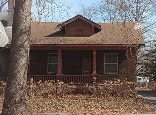 1736 S College St, Springfield, IL 62704