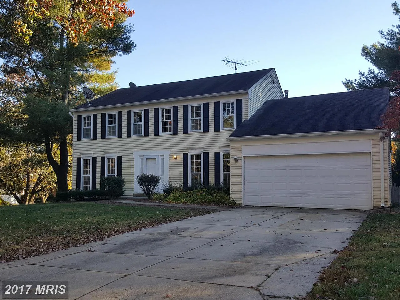 9000 Paddock Ln photo 1